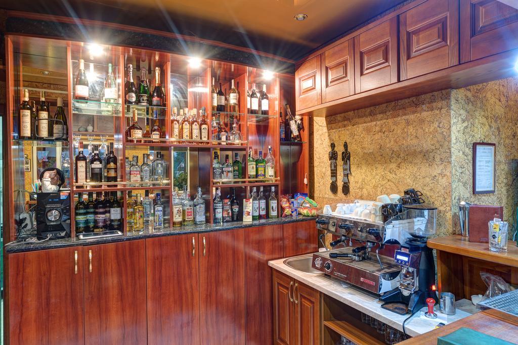Aleksandria Hotel Kiev Bagian luar foto