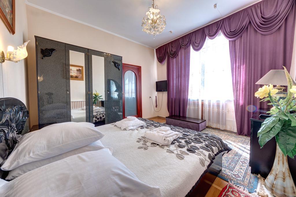 Aleksandria Hotel Kiev Bagian luar foto