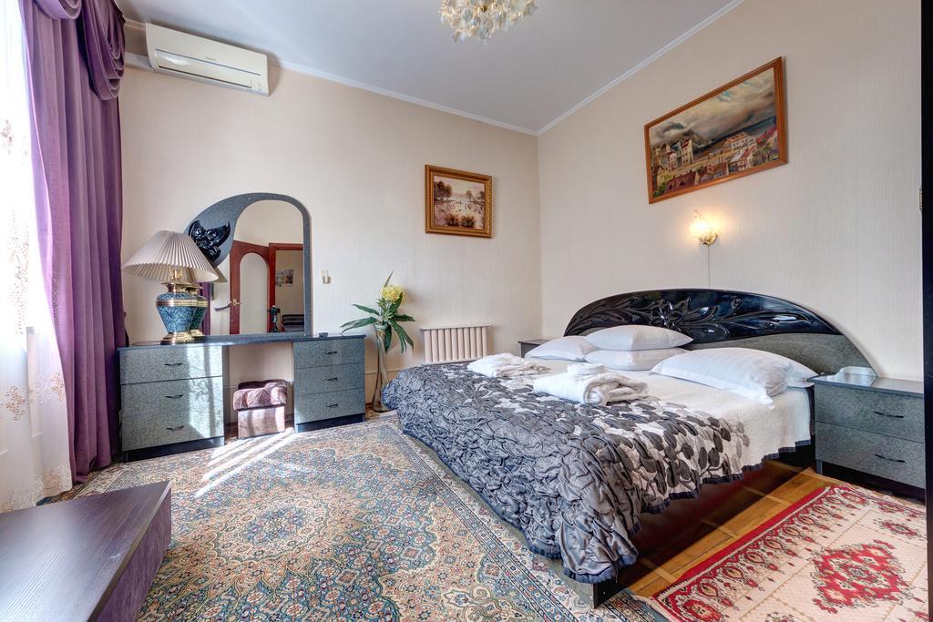 Aleksandria Hotel Kiev Bagian luar foto