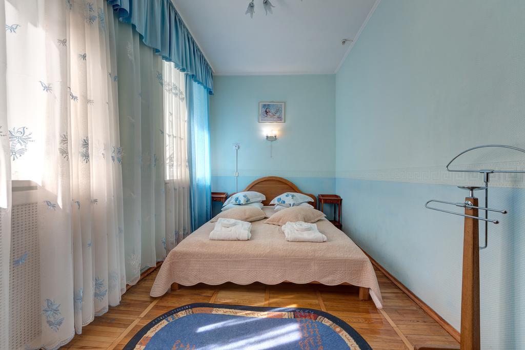 Aleksandria Hotel Kiev Bagian luar foto