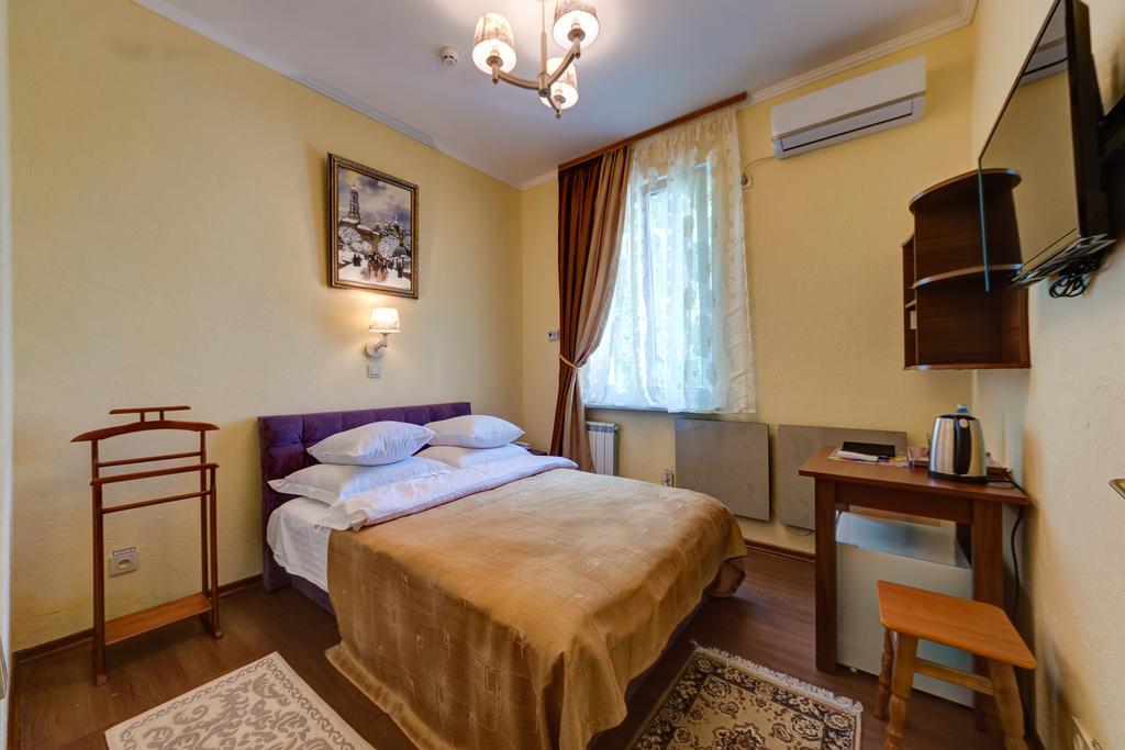 Aleksandria Hotel Kiev Bagian luar foto