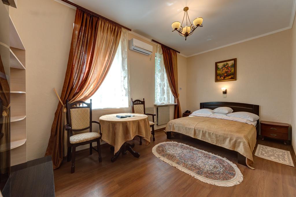 Aleksandria Hotel Kiev Bagian luar foto